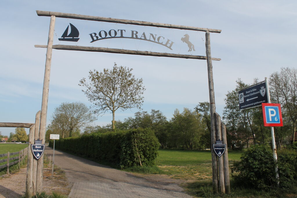 Free parking in Giethoorn at P6